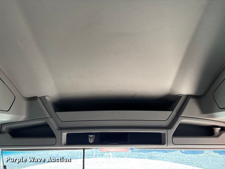 image for item YA1612 2019 Kenworth T680 semi truck