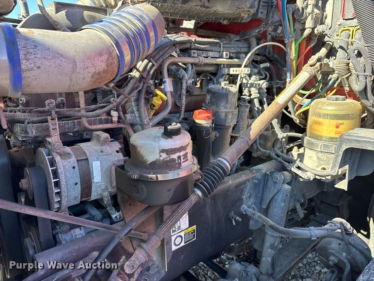 image for item YA1612 2019 Kenworth T680 semi truck