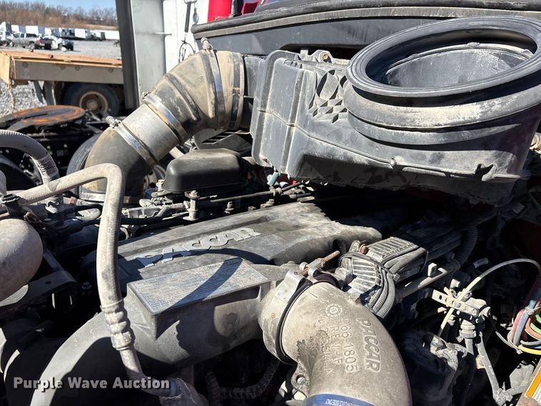 image for item YA1612 2019 Kenworth T680 semi truck