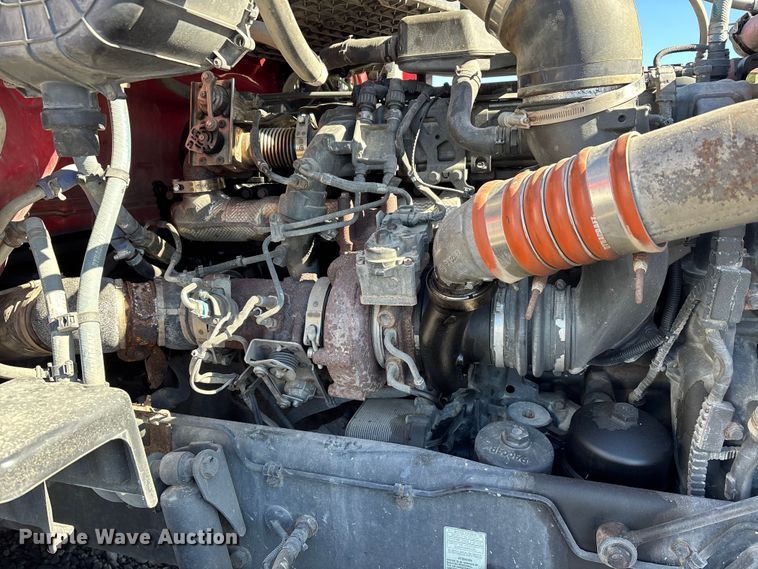 image for item YA1612 2019 Kenworth T680 semi truck