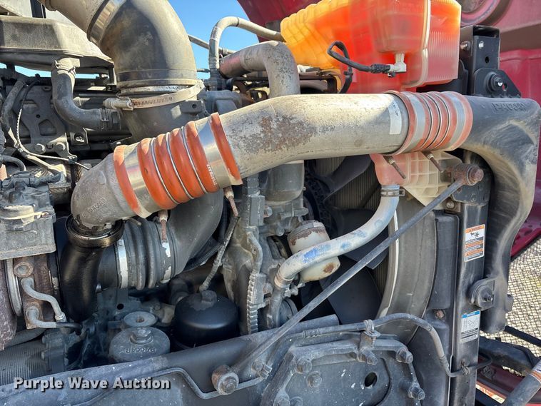 image for item YA1612 2019 Kenworth T680 semi truck