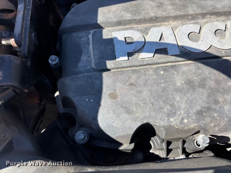 image for item YA1612 2019 Kenworth T680 semi truck