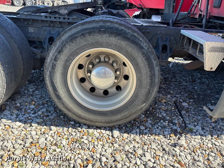 image for item YA1612 2019 Kenworth T680 semi truck