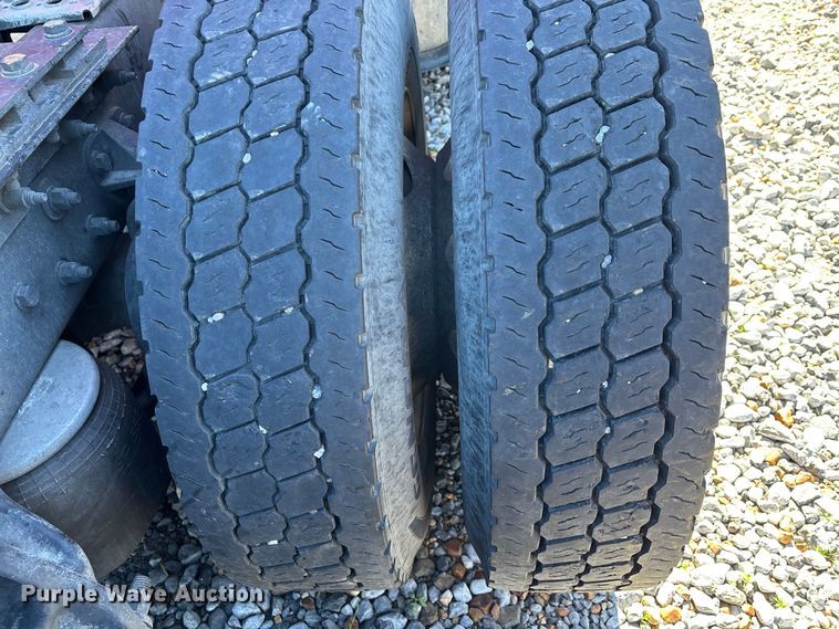 image for item YA1612 2019 Kenworth T680 semi truck