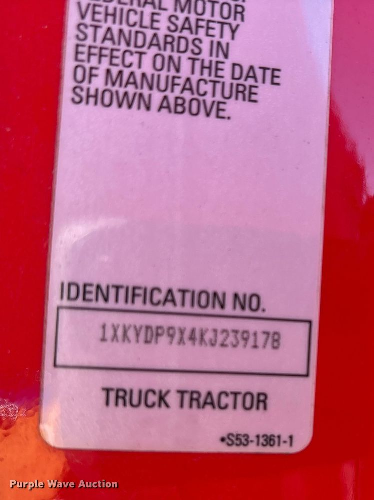 image for item YA1612 2019 Kenworth T680 semi truck