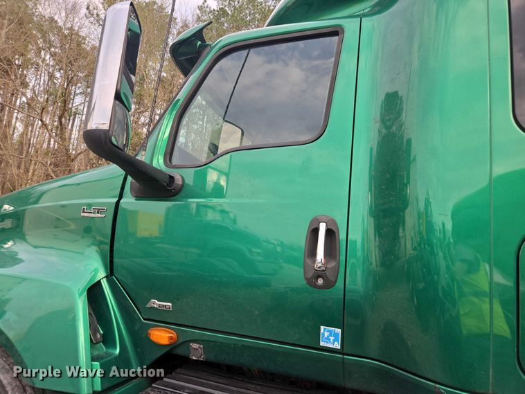 image for item YA1620 2020 International LT625 semi truck