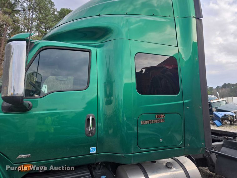 image for item YA1620 2020 International LT625 semi truck