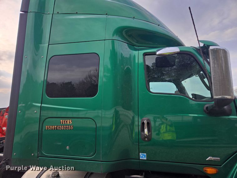 image for item YA1620 2020 International LT625 semi truck