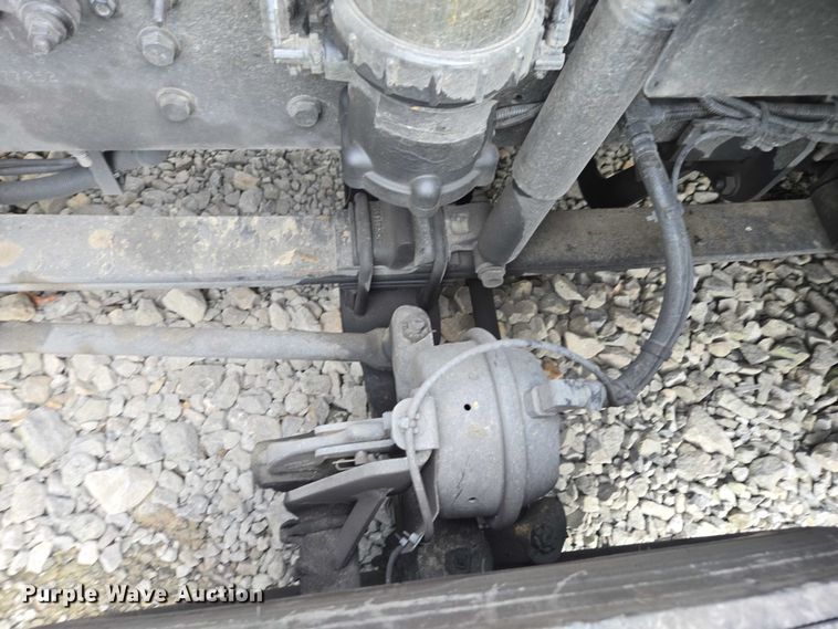 image for item YA1620 2020 International LT625 semi truck