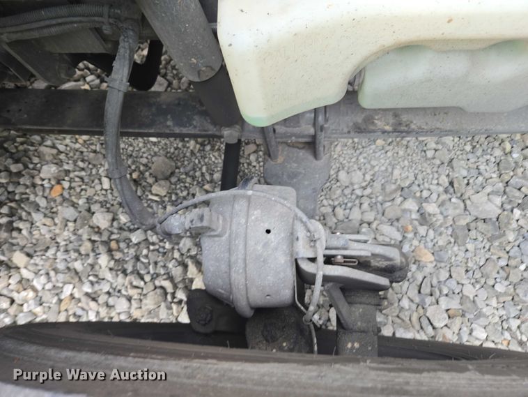 image for item YA1620 2020 International LT625 semi truck