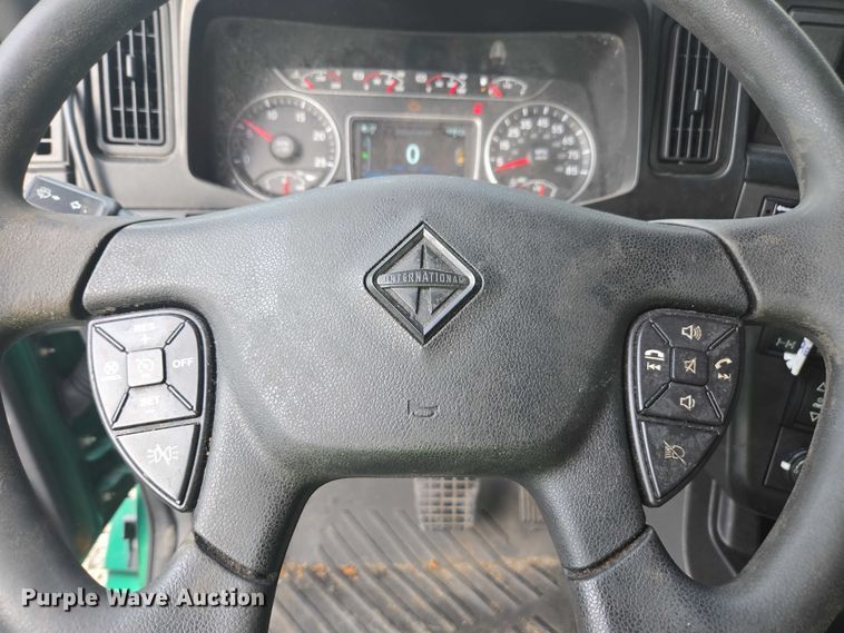 image for item YA1620 2020 International LT625 semi truck