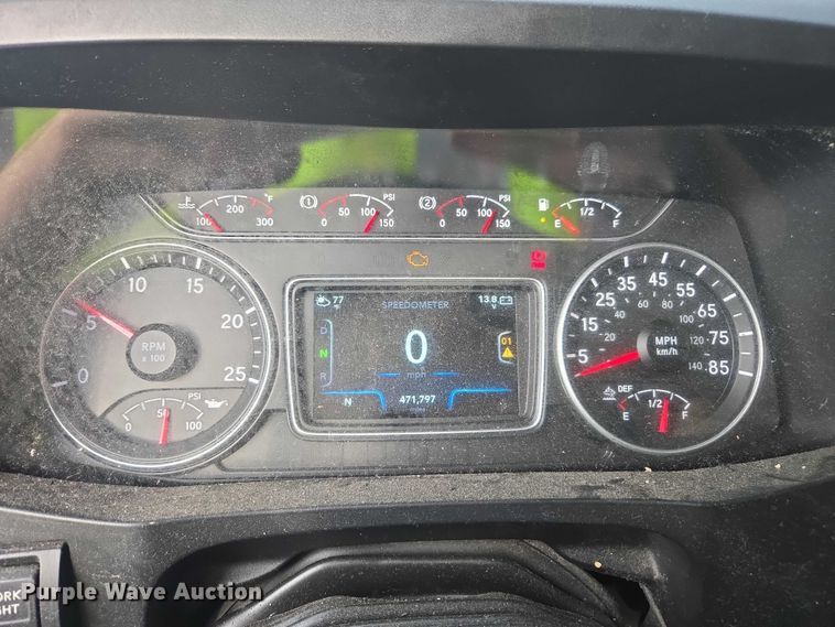 image for item YA1620 2020 International LT625 semi truck