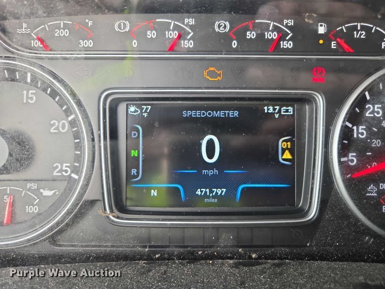 image for item YA1620 2020 International LT625 semi truck