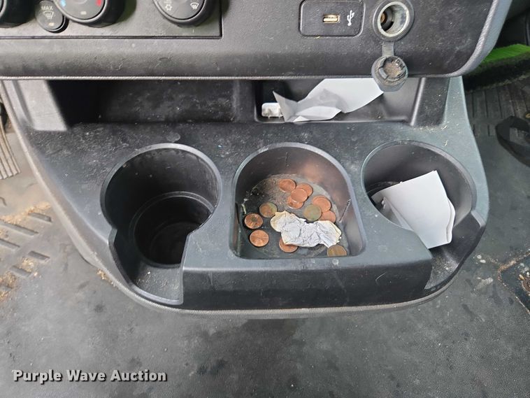 image for item YA1620 2020 International LT625 semi truck