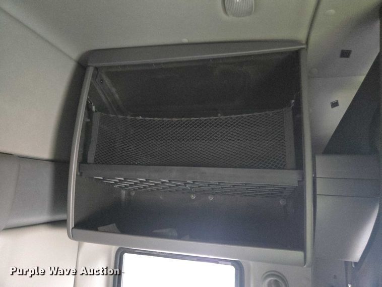 image for item YA1620 2020 International LT625 semi truck