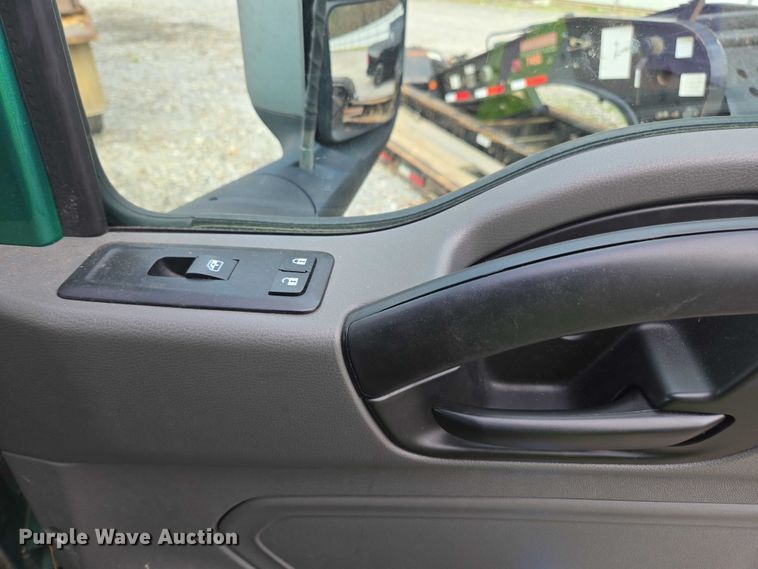 image for item YA1620 2020 International LT625 semi truck