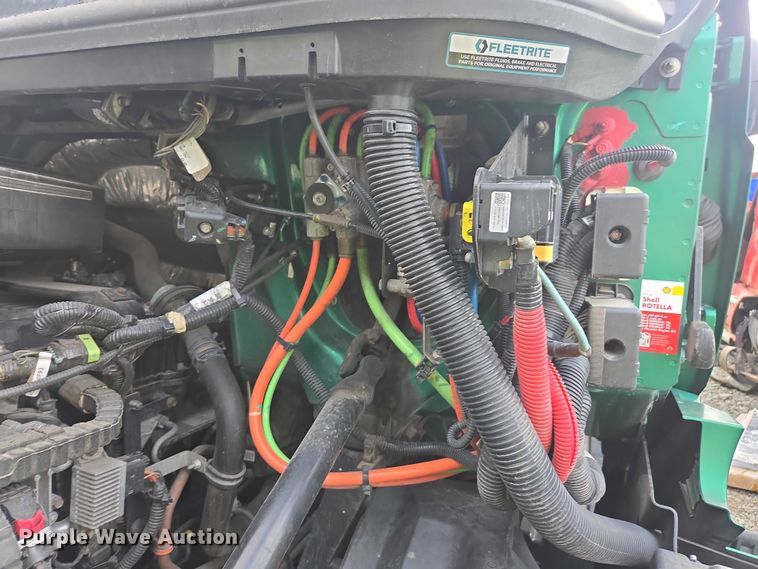 image for item YA1620 2020 International LT625 semi truck