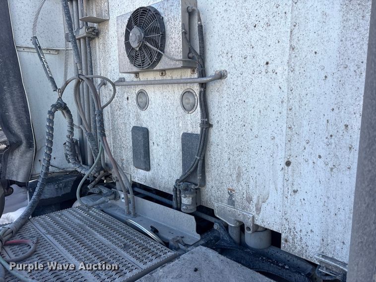 image for item YA1720 2018 Peterbilt 579 semi truck