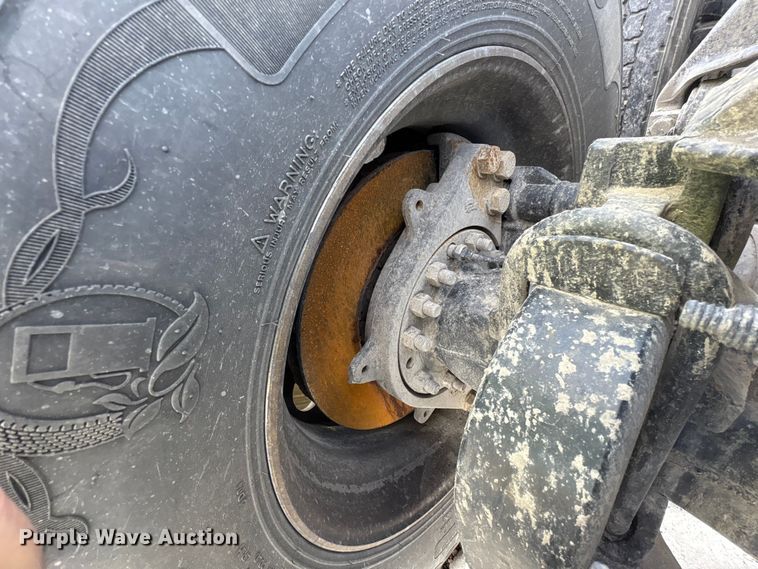 image for item YA1720 2018 Peterbilt 579 semi truck