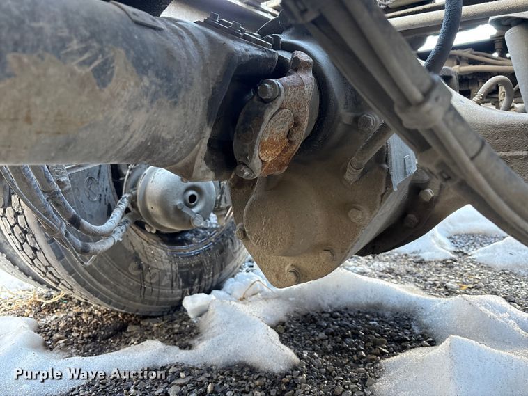 image for item YA1720 2018 Peterbilt 579 semi truck