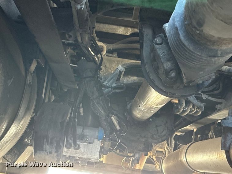 image for item YA1720 2018 Peterbilt 579 semi truck