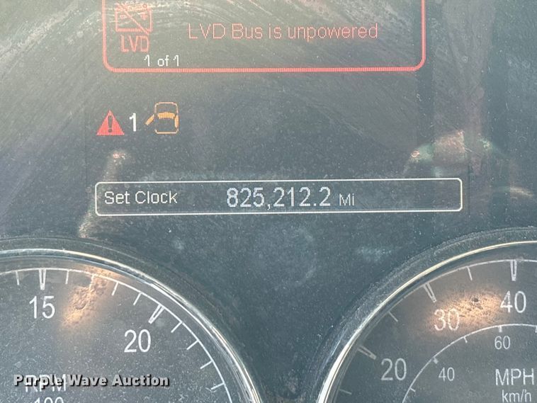 image for item YA1720 2018 Peterbilt 579 semi truck