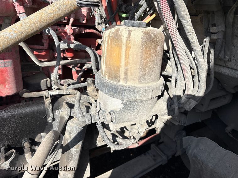 image for item YA1720 2018 Peterbilt 579 semi truck