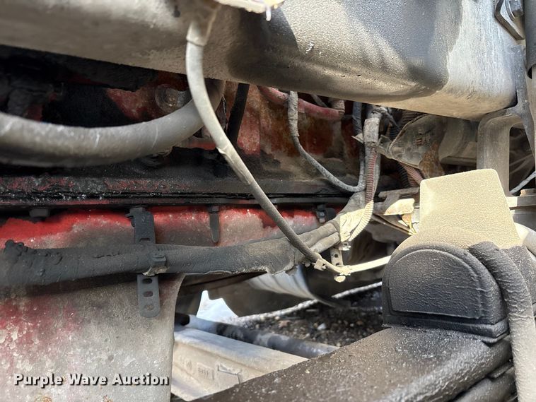 image for item YA1720 2018 Peterbilt 579 semi truck