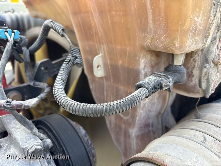 image for item YA1720 2018 Peterbilt 579 semi truck