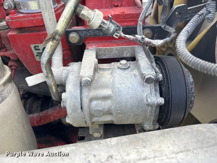 image for item YA1720 2018 Peterbilt 579 semi truck