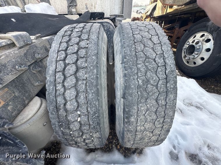 image for item YA1720 2018 Peterbilt 579 semi truck