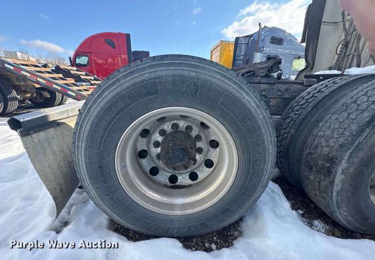 image for item YA1720 2018 Peterbilt 579 semi truck