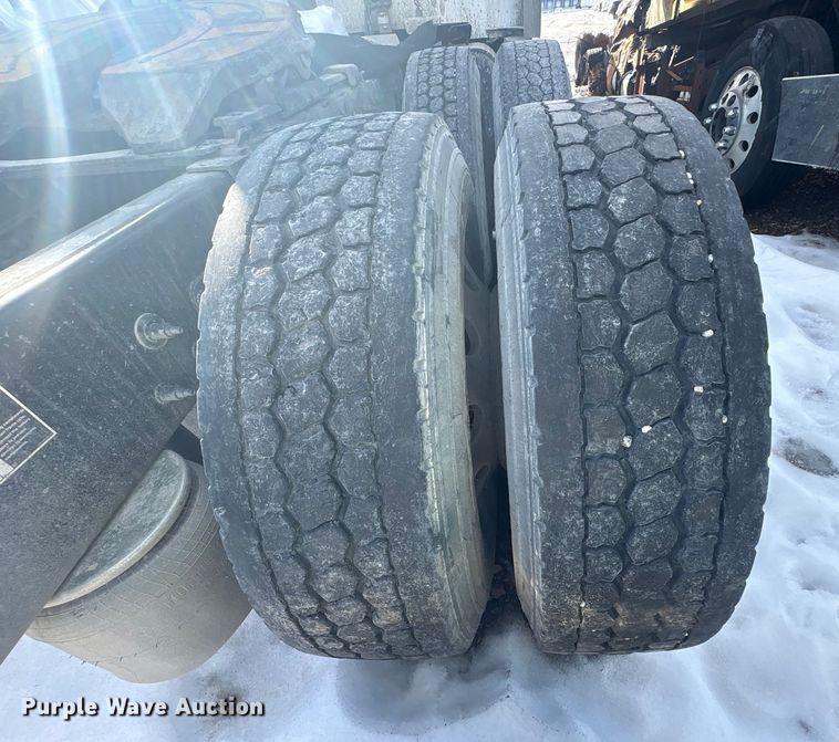 image for item YA1720 2018 Peterbilt 579 semi truck