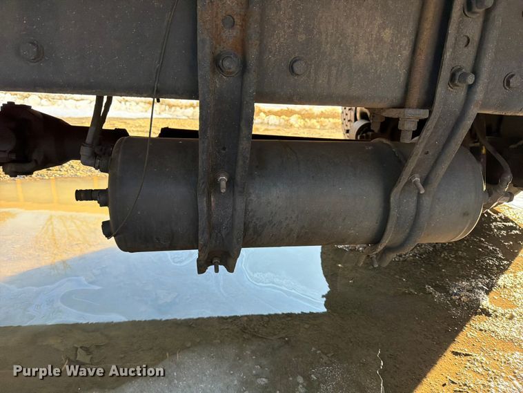 image for item YA1763 2015 Freightliner Business Class M2 box truck