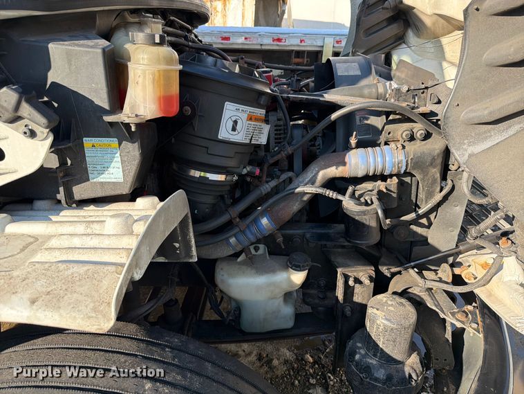 image for item YA1763 2015 Freightliner Business Class M2 box truck