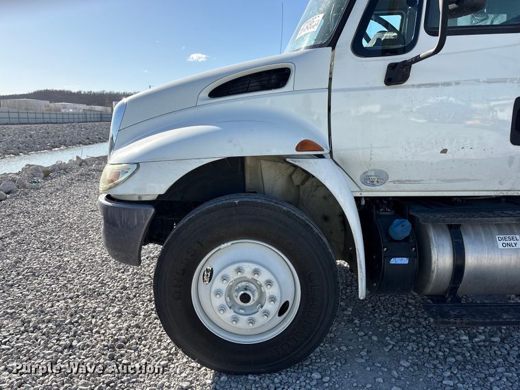 image for item YA1939 2018 International MA025 box truck