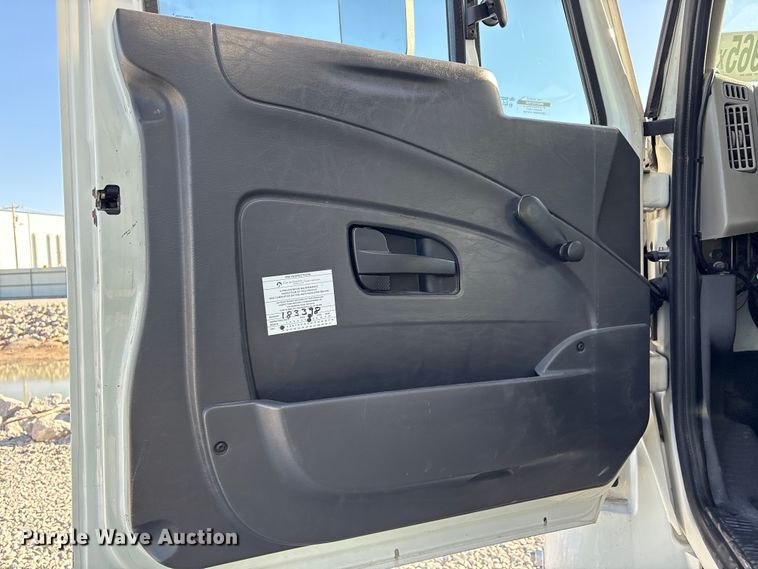 image for item YA1939 2018 International MA025 box truck