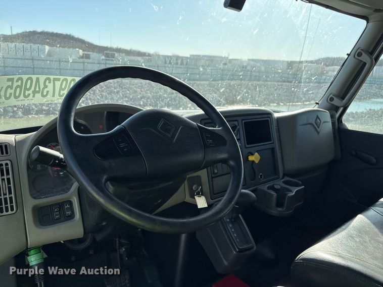 image for item YA1939 2018 International MA025 box truck