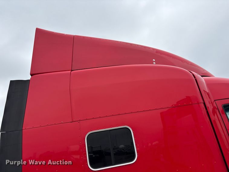 image for item YA1958 2016 Peterbilt 579 semi truck