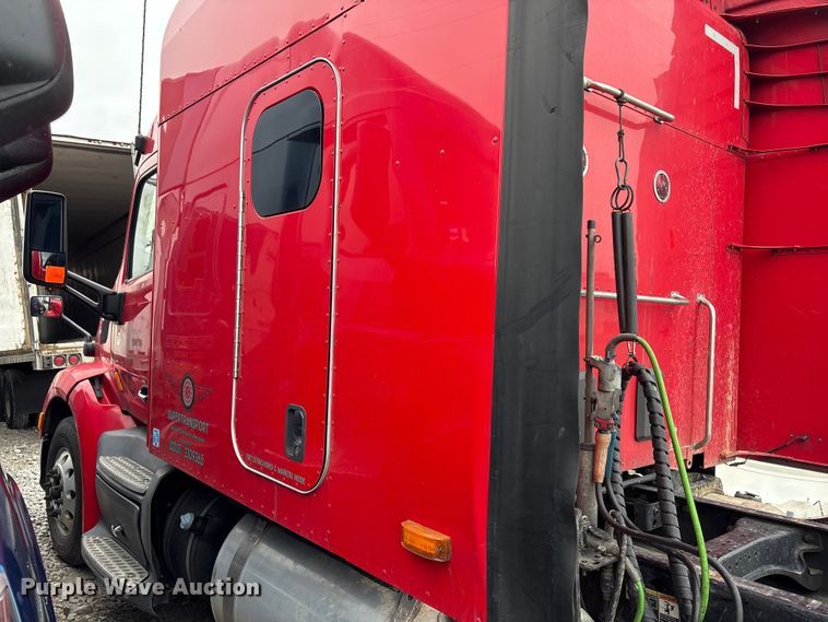 image for item YA1958 2016 Peterbilt 579 semi truck