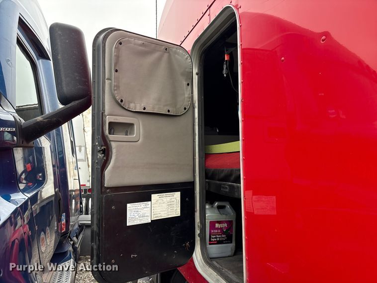 image for item YA1958 2016 Peterbilt 579 semi truck