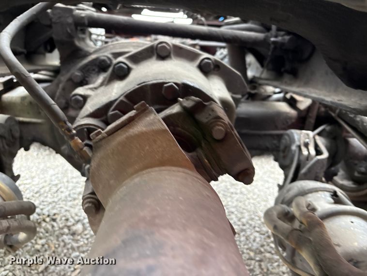 image for item YA1958 2016 Peterbilt 579 semi truck