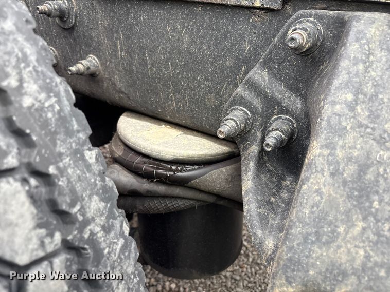 image for item YA1958 2016 Peterbilt 579 semi truck