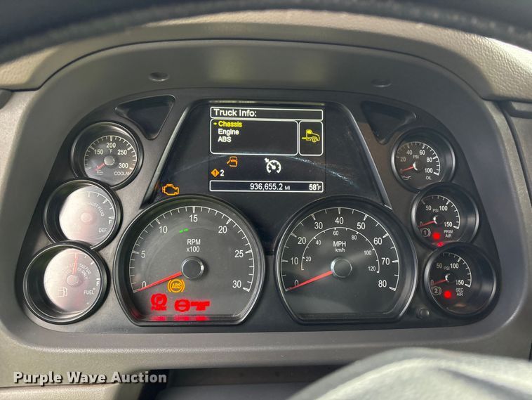 image for item YA1958 2016 Peterbilt 579 semi truck