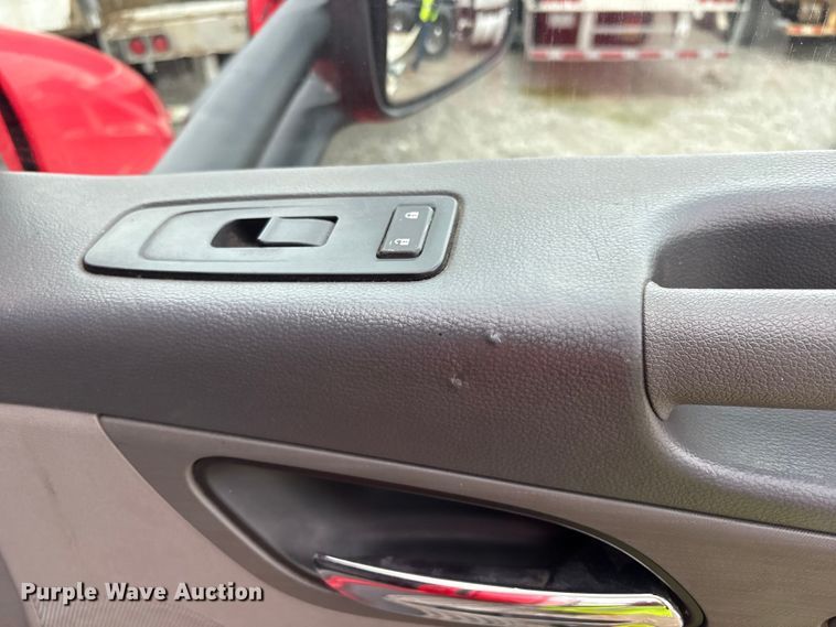 image for item YA1958 2016 Peterbilt 579 semi truck