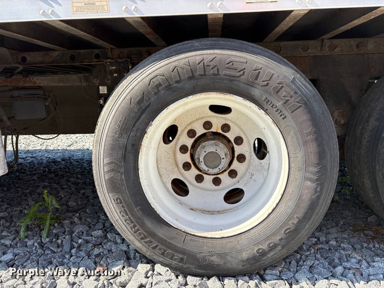 image for item YA2089 2016 Utility VS2DX dry van trailer