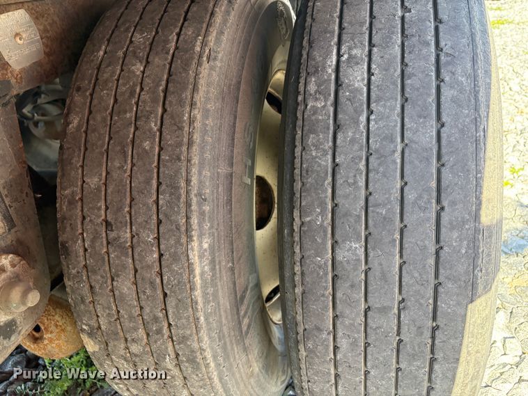 image for item YA2089 2016 Utility VS2DX dry van trailer