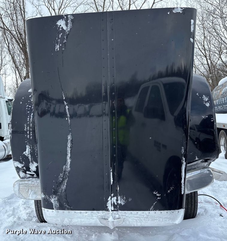 image for item YA2160 2015 Peterbilt 389 semi truck