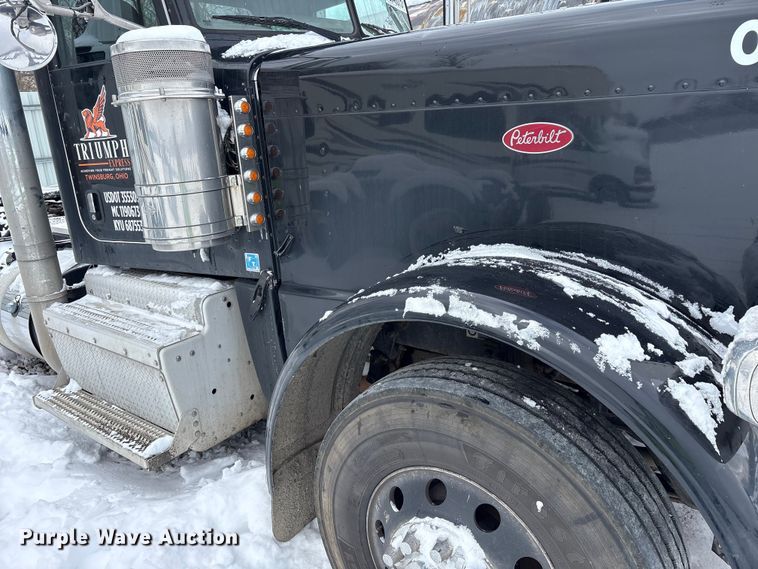 image for item YA2160 2015 Peterbilt 389 semi truck