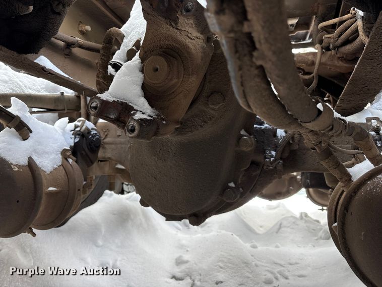 image for item YA2160 2015 Peterbilt 389 semi truck